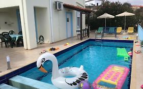 Breathtaking Sea And Mountain Views With Private Pool, Peace Full Relaxing Villa With Wifi Near Shops And Restaurants